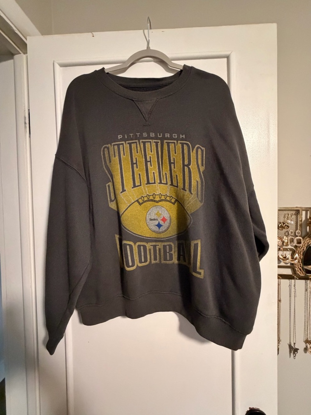 STEELERS Gray Graphic Crewneck Sweater